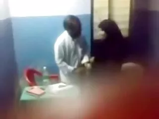 Negritos aterrorizan a la xvideos películas españolas puta blanca Jessie Volt con negro colgado