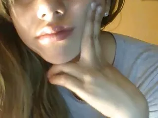 Mahina Zaltana chupó una polla y lamió el ano peludo de un xvideos pelicula español chico